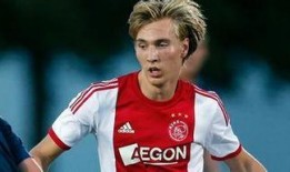 荷乙爆料最新,神秘球队崛起，冠军争夺战愈发激烈！